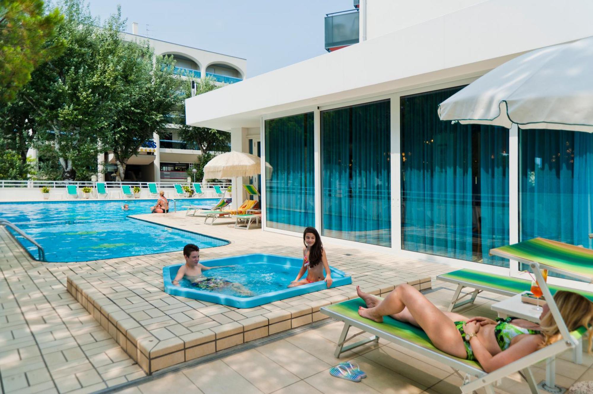 Hotel Gimm Bibione Exterior photo
